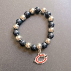 ⚠️ Chicago Bears silver toned and black stretchy bracelet